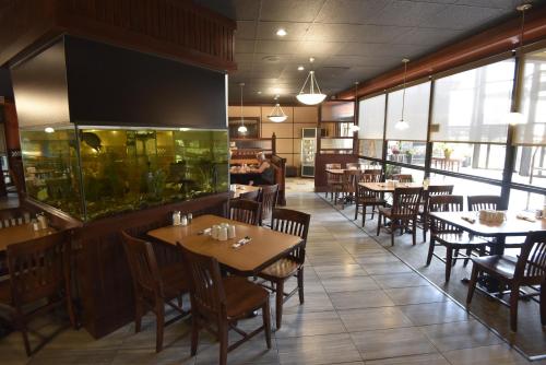 Létesítmények, Tropical Inn - North Battleford in North Battleford