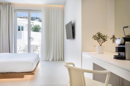 Luxury Double with Mountain View image 2