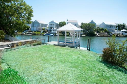 Leeward Reach in جزيرة ثيسينس