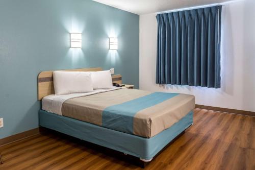 1 queen bed