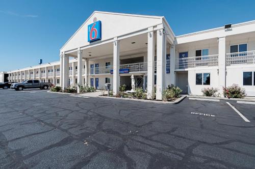 Motel 6-Martinsburg, WV - Hotel - Falling Waters