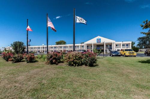 Motel 6-Martinsburg, WV in Falling Waters, USA