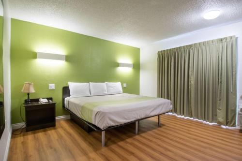 Motel 6-Santa Maria, CA - South Rose Garden Inn - Santa Maria is a popular choice amongst travelers in Santa Maria (CA), whether exploring or just passing through. The hotel has everything you need for a comfortable stay. 24-hour fr