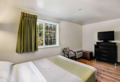 1 queen bed