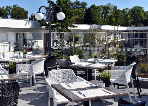 iHotel Sunny Beach - image 4