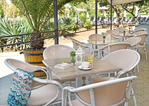 iHotel Sunny Beach - image 3