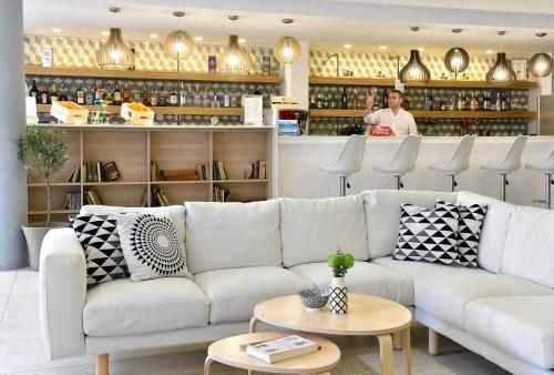 iHotel Sunny Beach - image 12