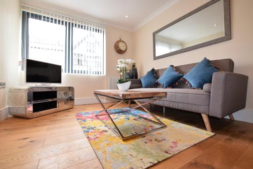 Yourapartment.com â€“ Riverside Apartments City Centre, , Bristol