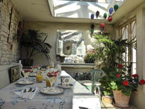 Ételek és italok, Dolphin House in Swainswick