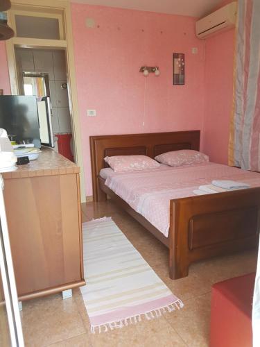Double Room image 4