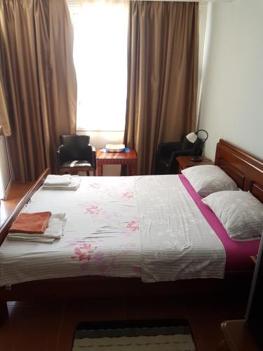 Double Room image 5