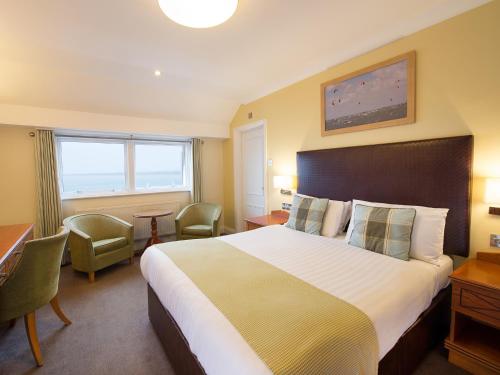 Haven Hotel - image 14