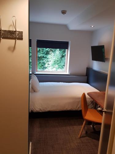 Jonas Hotel Jonas Hotel is a popular choice amongst travelers in Sheffield, whether exploring or just passing through. The property offers guests a range of services and amenities designed to provide comfort and 