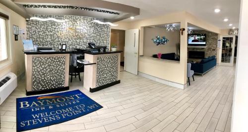 大堂, 斯蒂文斯波恩特貝蒙特套房酒店 (Baymont by Wyndham Stevens Point) in 史蒂芬斯角