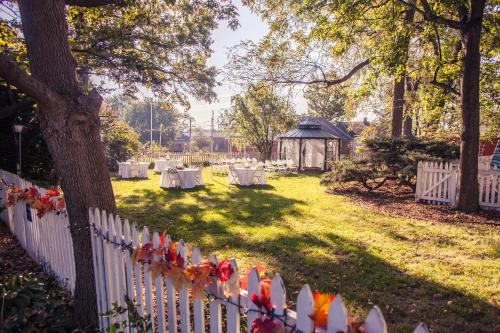 Silver Heart Inn & Cottages - image 12