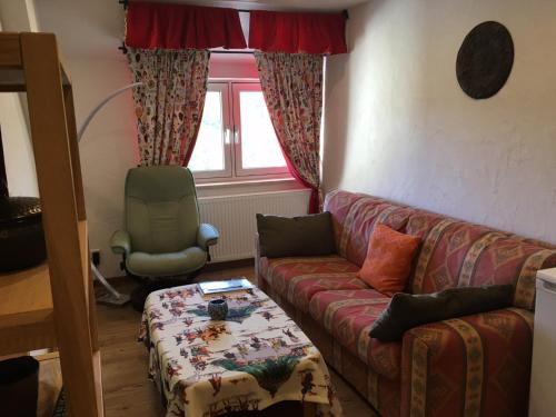 2 bedrooms, 3 beds