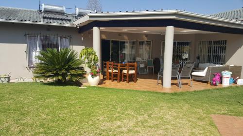 8 Ibis Lane Guest House