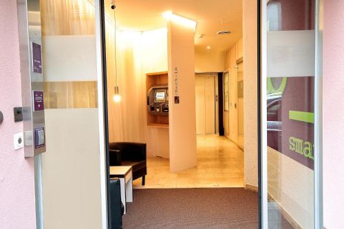 b_smart motel Basel - image 6