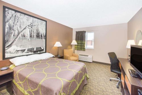 Super 8 by Wyndham Belleville - image 7