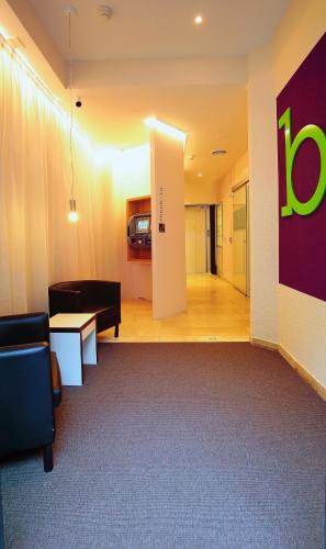 b_smart motel Basel - image 5