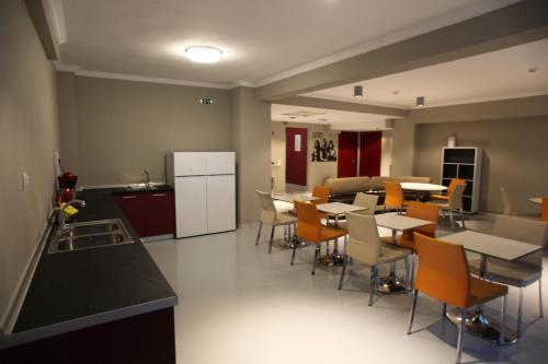 Shared lounge/TV area, Stay Hybrid Hostel in Thessaloniki