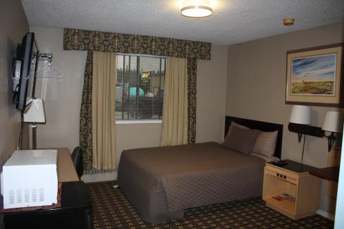 Hillcrest Motel Room Type - Queen Room