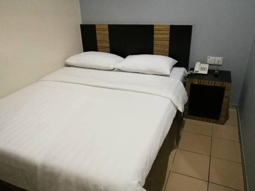 Standard Double Room without Window image 3