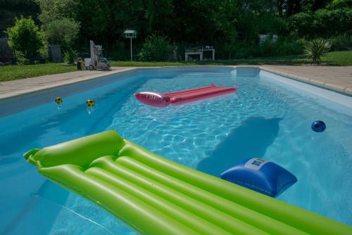 Úszómedence, Loft à La Campagne (Loft a La Campagne) in Porcieu-Amblagnieu