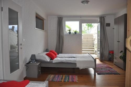 Accommodation in Spodnji Otok