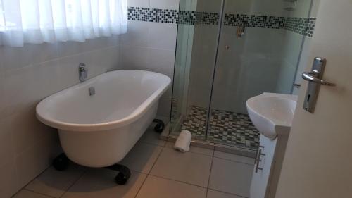 8 Ibis Lane Guest House