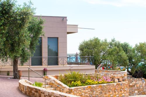  Aeolis Thassos Palace in Astris