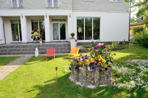 Garden, Oti Guesthouse in Haabersti