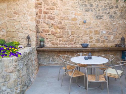 Trinity Boutique Hotel - image 2
