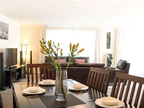 Belle Mer Beachfront Apartments - Self Serviced Belle Mer Luxury Apartments is perfectly located for both business and leisure guests in Tauranga. Offering a variety of facilities and services, the property provides all you need for a good nights 