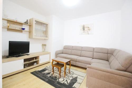 Two-Bedroom Apartment with Terrace room in Apartments with a parking space Zadar - 14137