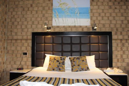 Pavlos Motel — other in 859 Main North Road, Pooraka AU, 5095
