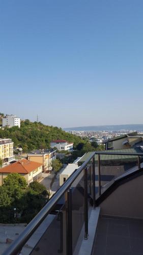 Sun Estate Residence Apartment - image 2