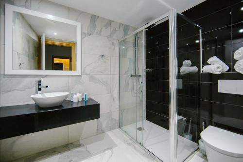 Qbic City Hotel - image 14