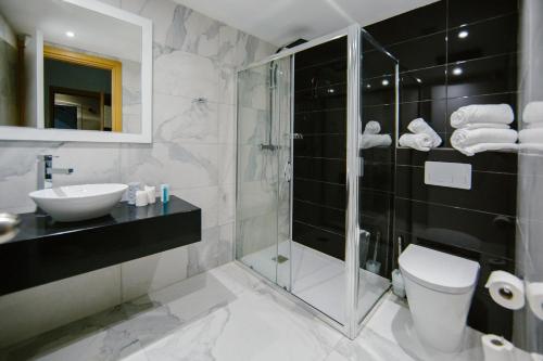 Qbic City Hotel - image 10