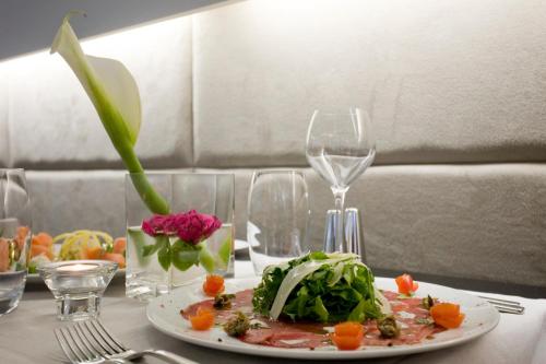 O&B Athens Boutique Hotel - image 8