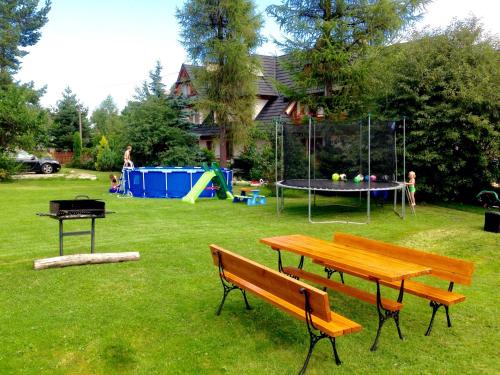Bassein, Pokoje Goscinne U Jaska in Ząb