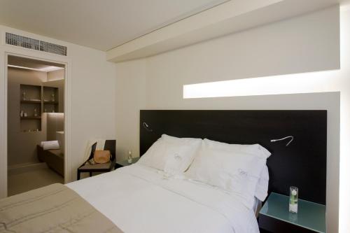 O&B Athens Boutique Hotel - image 4