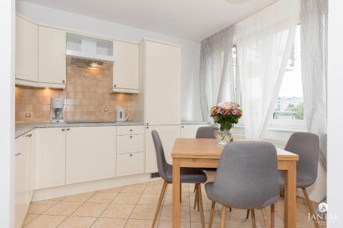 Studio Apartment image 10