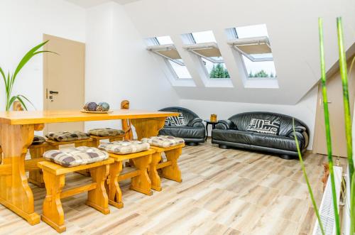 Parkland Inn in เอียร์ด