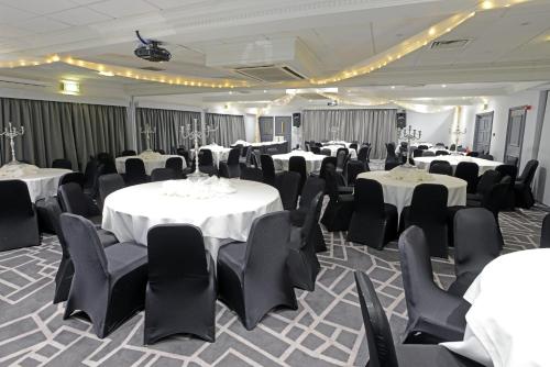 Village Hotel Nottingham - image 11