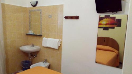 Hotel Tirreno – Milan, DC
