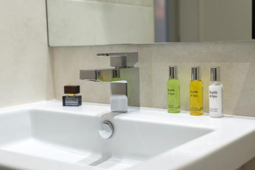Cuatro Caminos Rooms - image 11