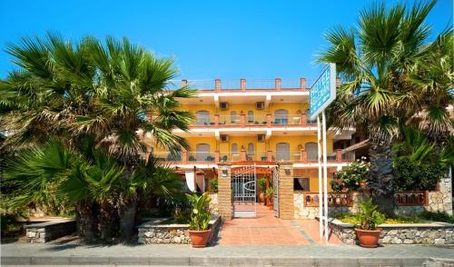 Hotel Solemar - SantʼAlessio Siculo