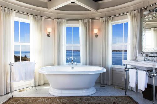 浴室, 城堡山旅館 (Castle Hill Inn) in 新港周邊