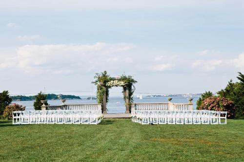 設施, 城堡山旅館 (Castle Hill Inn) in 新港周邊